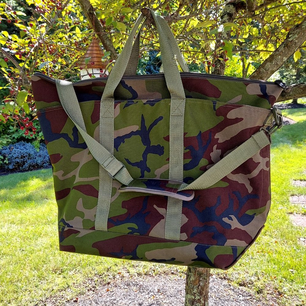 LL Bean Camo Adventure Large Duffle Bag Hunting Weekender Vacation Getaway Tote